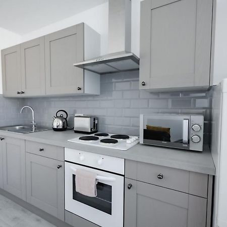 Platform Stadium Apartment With Parking キングストン・アポン・ハル エクステリア 写真