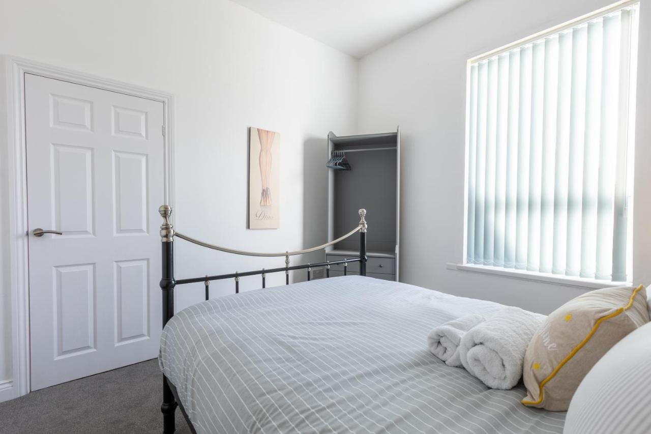 Platform Stadium Apartment With Parking キングストン・アポン・ハル エクステリア 写真