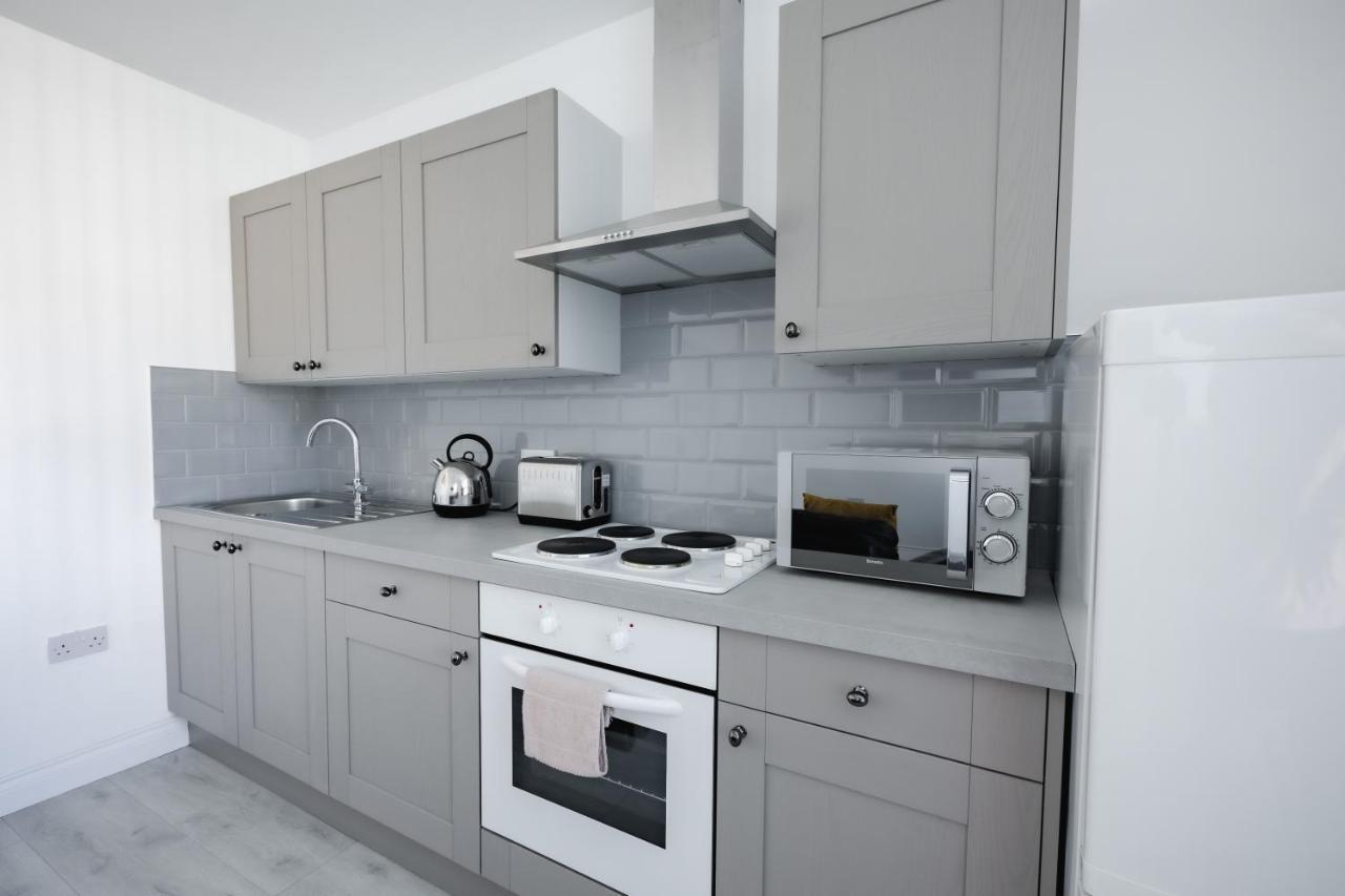 Platform Stadium Apartment With Parking キングストン・アポン・ハル エクステリア 写真