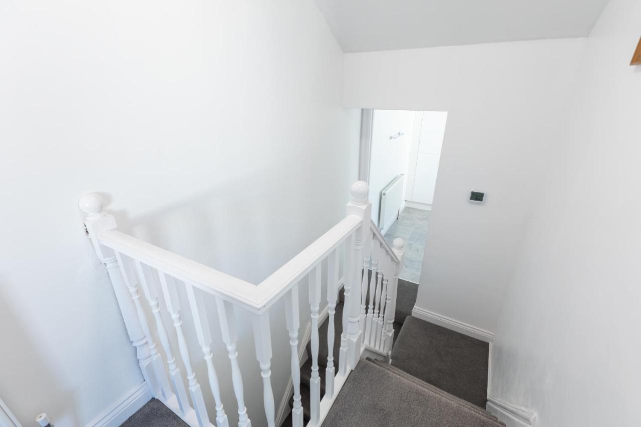 Platform Stadium Apartment With Parking キングストン・アポン・ハル エクステリア 写真